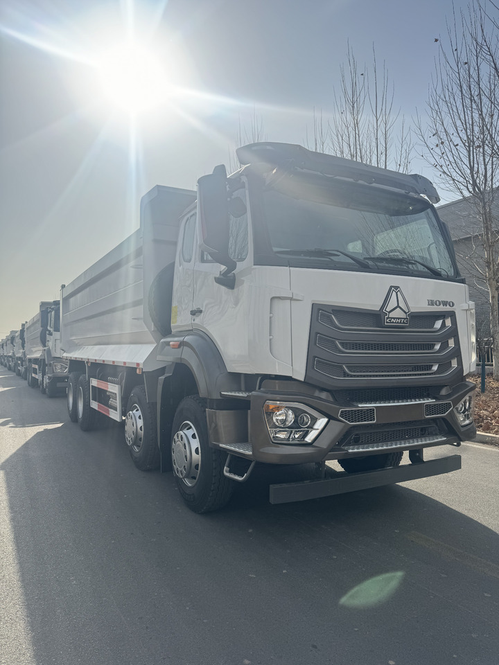 Howo 8x4 - Dúmper: foto 3 Howo 8x4 - Dúmper: foto 3