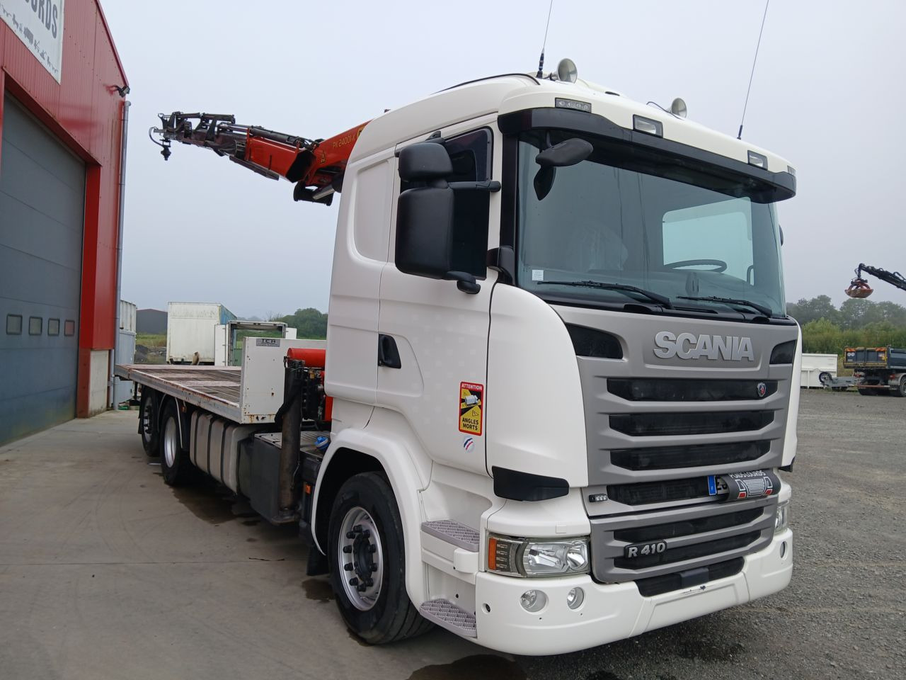 SCANIA 410 6x2 Standard platform Truck - Camión caja abierta, Camión grúa: foto 2 SCANIA 410 6x2 Standard platform Truck - Camión caja abierta, Camión grúa: foto 2