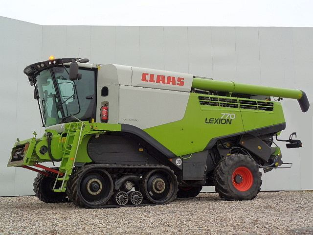 Cosechadora de granos para transporte de alimentos Claas Lexion 770 TT: foto 10