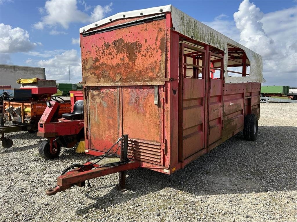 6 MTR - Remolque transporte de ganado: foto 1 6 MTR - Remolque transporte de ganado: foto 1