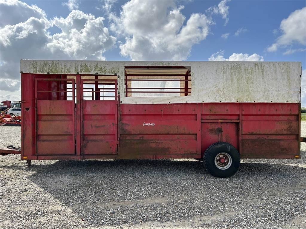 6 MTR - Remolque transporte de ganado: foto 2 6 MTR - Remolque transporte de ganado: foto 2