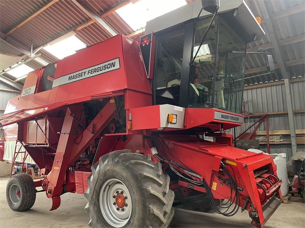 Massey Ferguson MF 30 MEJETÆRSKER - Cosechadora de granos: foto 2 Massey Ferguson MF 30 MEJETÆRSKER - Cosechadora de granos: foto 2