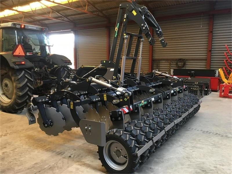 Agro - TOM 4 m. bugseret med slæbeplanke - Rastras: foto 4 Agro - TOM 4 m. bugseret med slæbeplanke - Rastras: foto 4