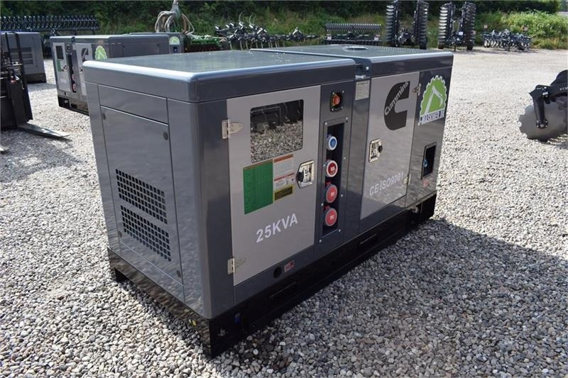 - - - Cummins 25kva - Generador industriale: foto 3 - - - Cummins 25kva - Generador industriale: foto 3