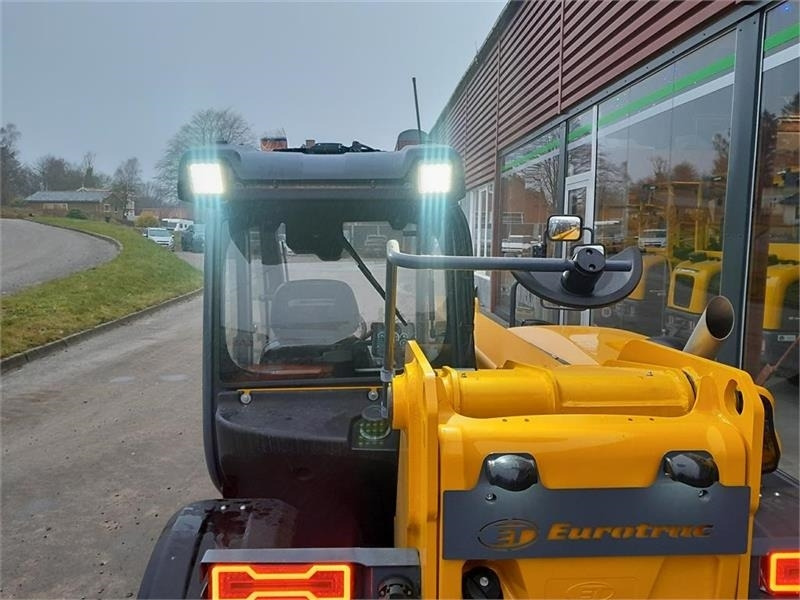 Manipulador telescópico - - - EUROTRAC TH25.6: foto 6 Manipulador telescópico - - - EUROTRAC TH25.6: foto 6