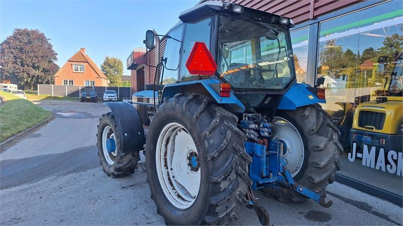 Ford 8240 - Tractor: foto 5 Ford 8240 - Tractor: foto 5