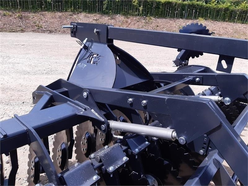 Inter-Tech Diskharve 4 meter J-Maskiner 4 meter med hydraulis - Rastras: foto 4 Inter-Tech Diskharve 4 meter J-Maskiner 4 meter med hydraulis - Rastras: foto 4