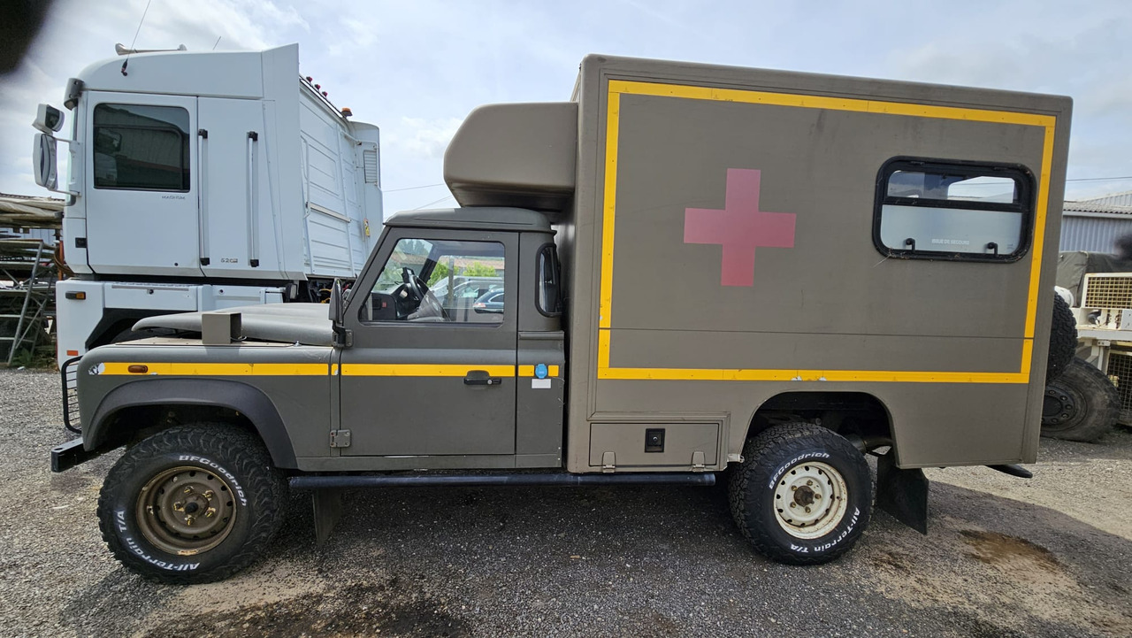 LAND ROVER Défender Ambulance - Furgoneta: foto 3 LAND ROVER Défender Ambulance - Furgoneta: foto 3