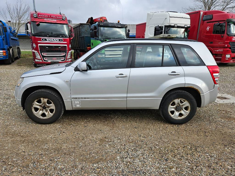 Suzuki Grand Vitara 2,0 GLX aut. Van 5d - Furgoneta caja cerrada: foto 2 Suzuki Grand Vitara 2,0 GLX aut. Van 5d - Furgoneta caja cerrada: foto 2