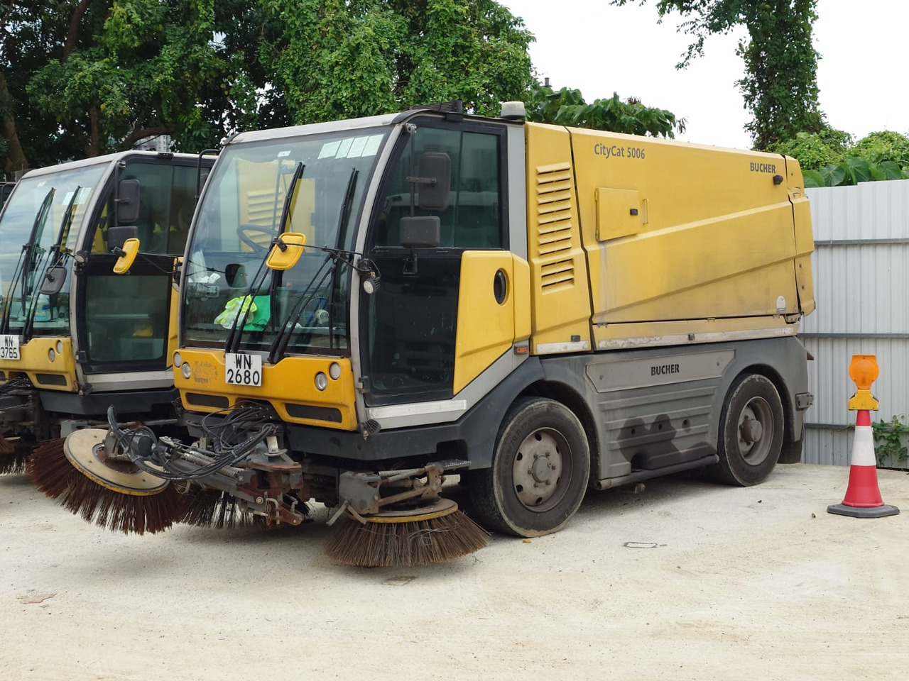 Bucher CityCat 5006 - Barredora vial: foto 1 Bucher CityCat 5006 - Barredora vial: foto 1