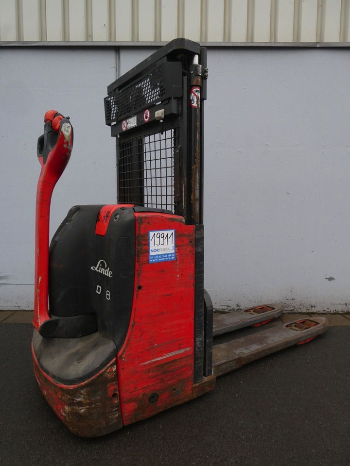 Linde D08-1160 - Apilador: foto 1 Linde D08-1160 - Apilador: foto 1