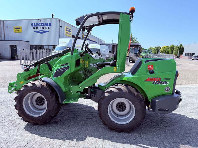 Avant 860i TDL + 1900kg 3.5 mtr 30km/h - Cargadora de ruedas: foto 1 Avant 860i TDL + 1900kg 3.5 mtr 30km/h - Cargadora de ruedas: foto 1