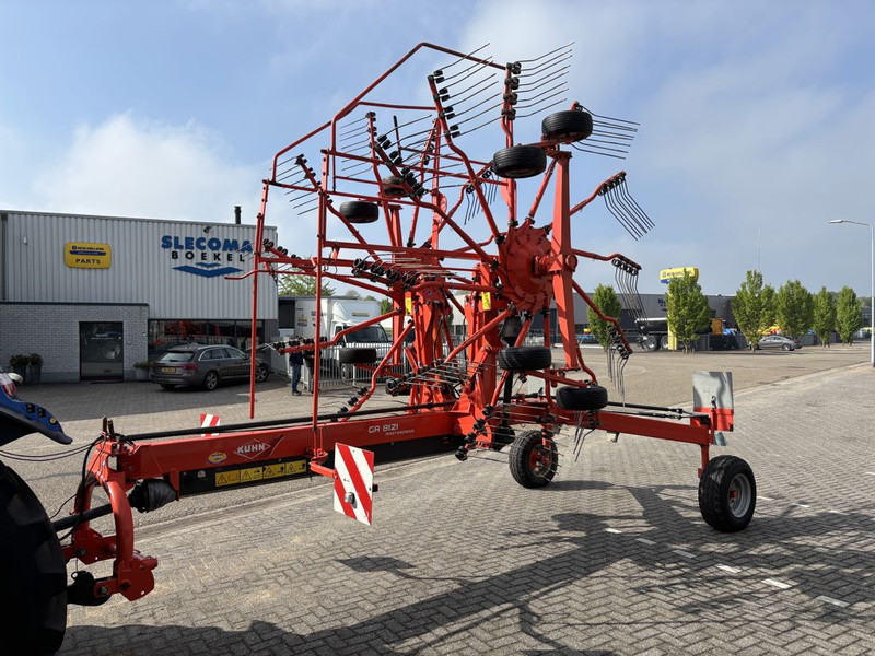 Kuhn GA8121 Cirkelhark - Henificadora: foto 1 Kuhn GA8121 Cirkelhark - Henificadora: foto 1