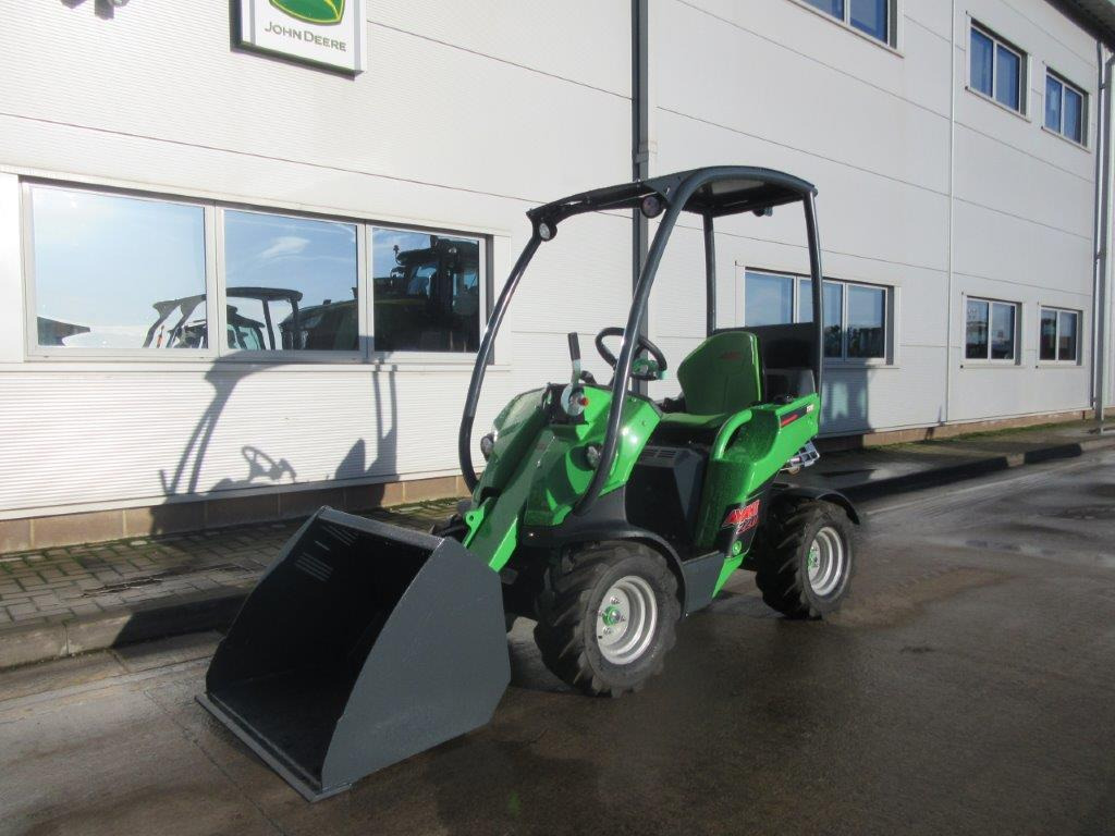 Avant 220 - Cargadora articulada: foto 1 Avant 220 - Cargadora articulada: foto 1