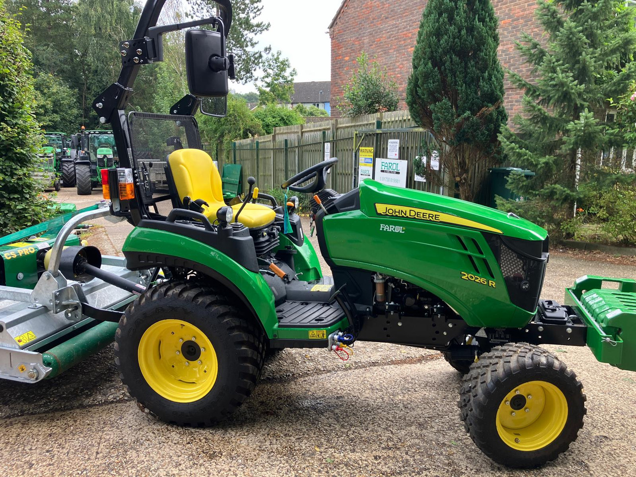 John Deere 2026R compact tractor - Mini tractor: foto 1 John Deere 2026R compact tractor - Mini tractor: foto 1
