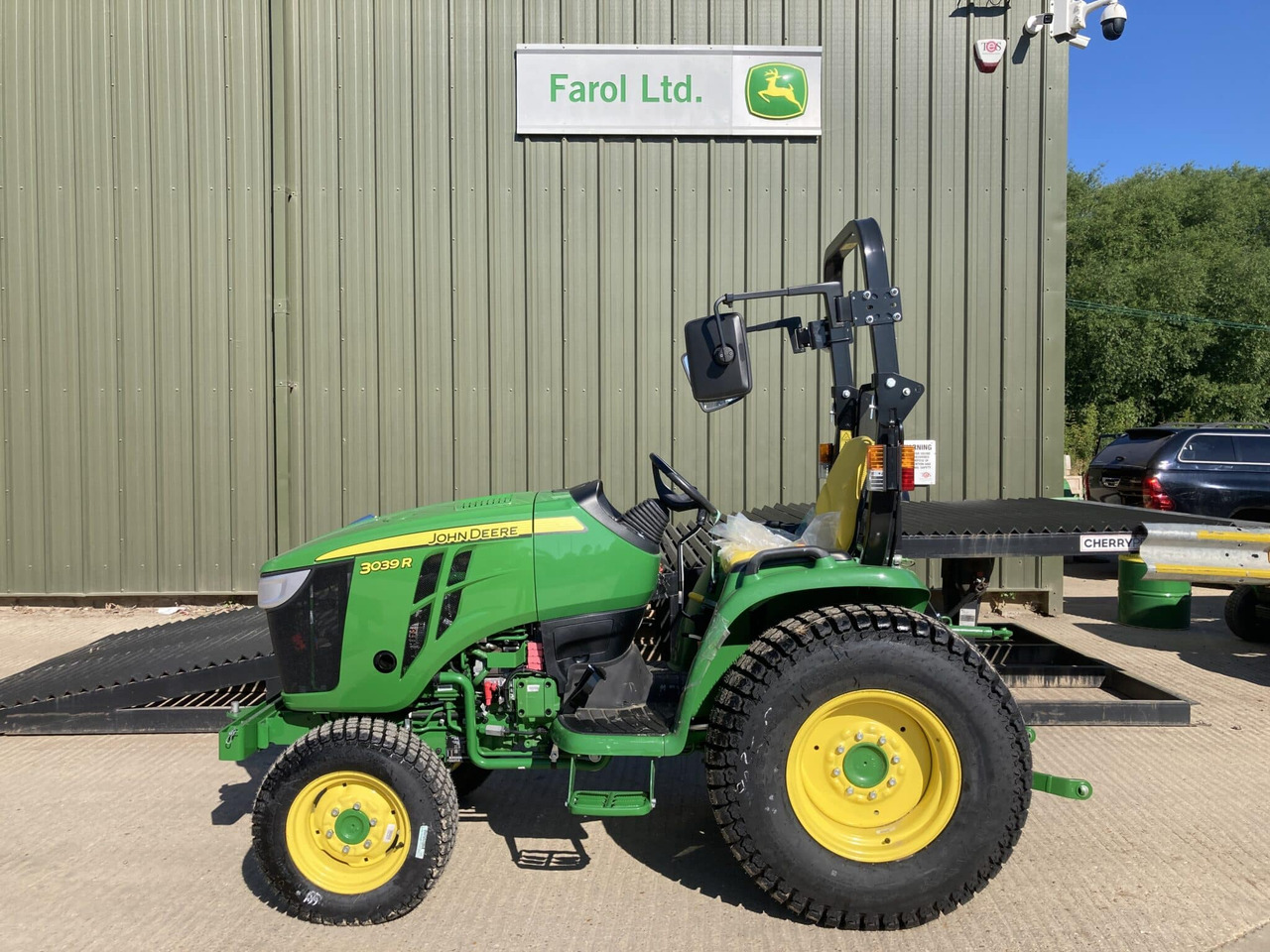 John Deere 3039R compact tractor - Mini tractor: foto 2 John Deere 3039R compact tractor - Mini tractor: foto 2