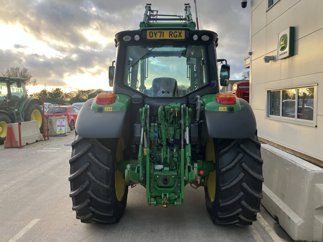 John Deere 6120M - Tractor: foto 4 John Deere 6120M - Tractor: foto 4