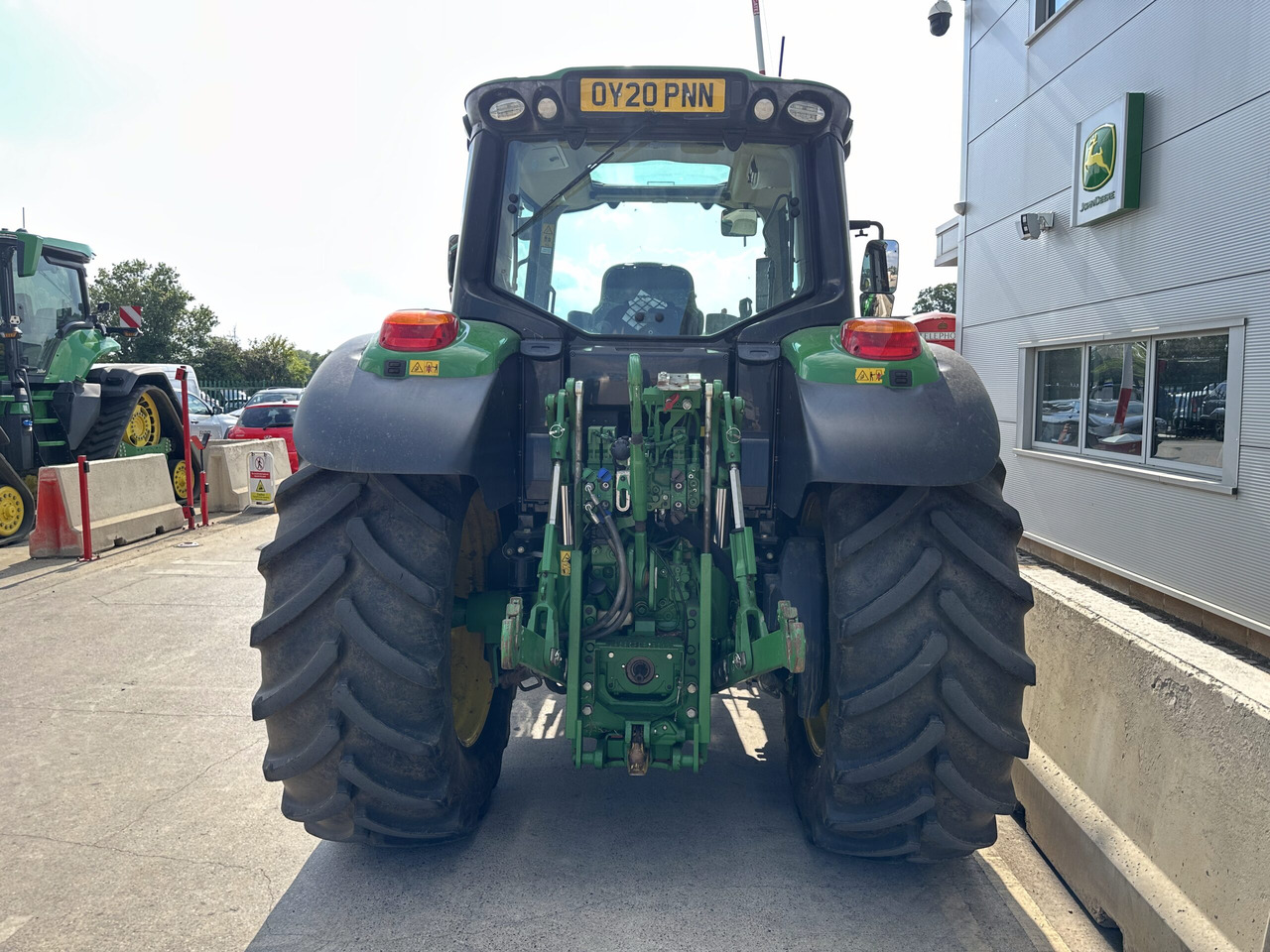 John Deere 6120M - Tractor: foto 4 John Deere 6120M - Tractor: foto 4