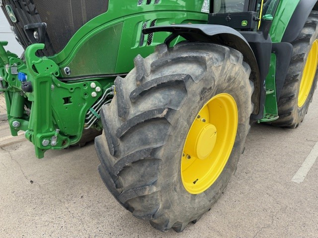 John Deere 6155M - Tractor: foto 2 John Deere 6155M - Tractor: foto 2