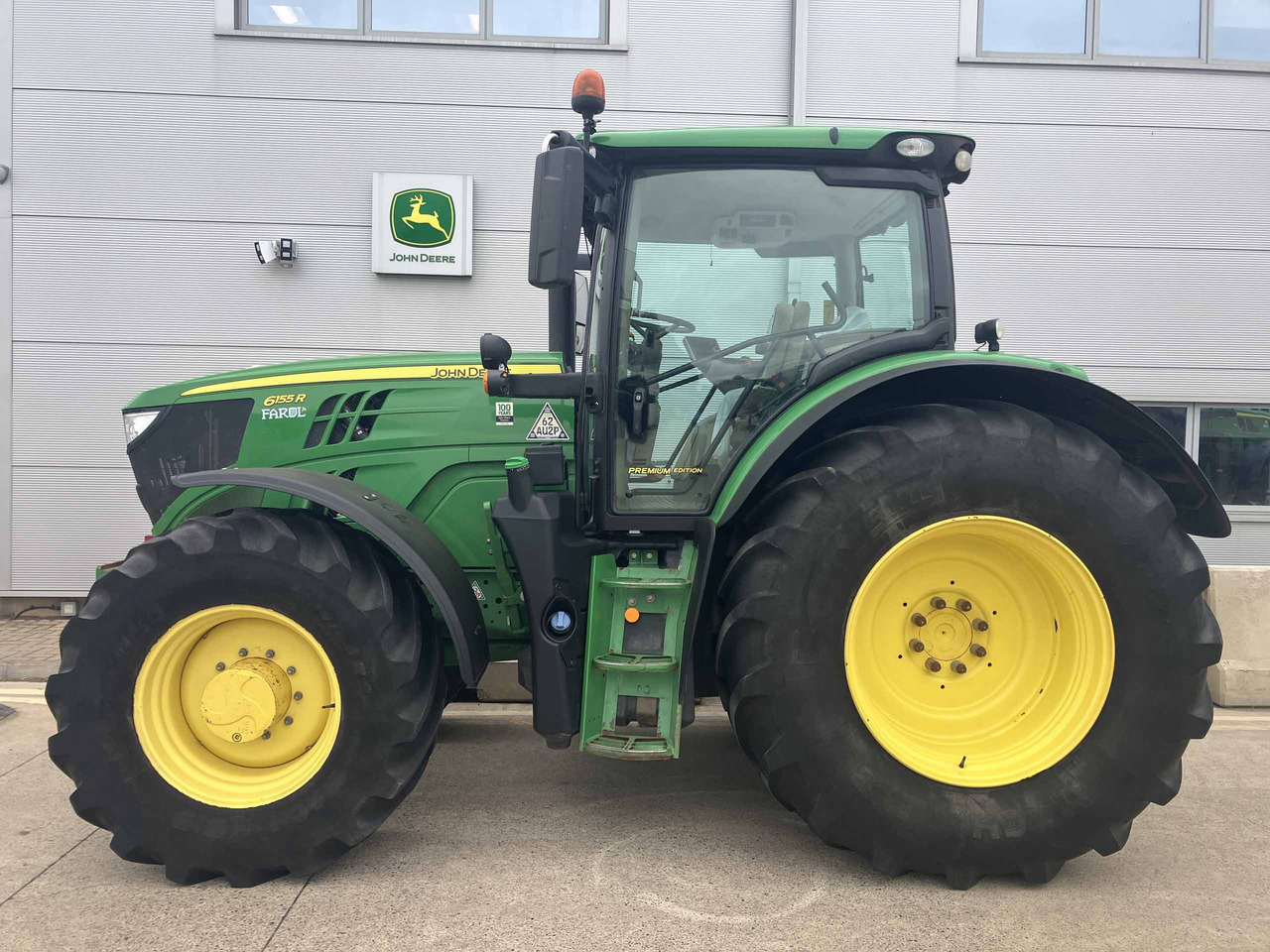 John Deere 6155R - Tractor: foto 2 John Deere 6155R - Tractor: foto 2