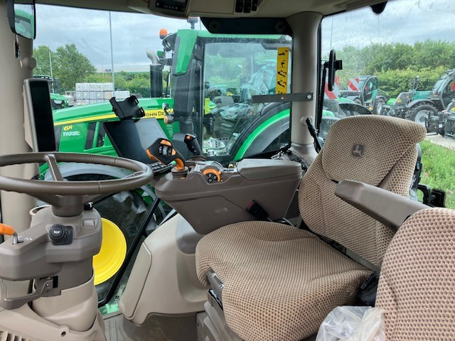 John Deere 6R 155 - Tractor: foto 4 John Deere 6R 155 - Tractor: foto 4