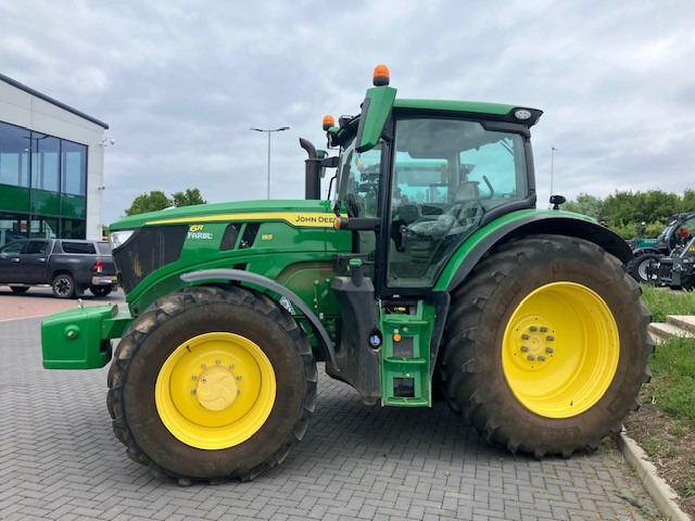 John Deere 6R 155 - Tractor: foto 1 John Deere 6R 155 - Tractor: foto 1