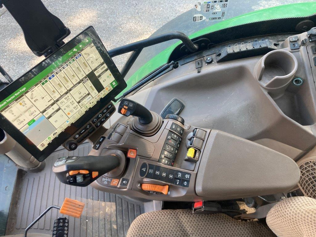John Deere 6R 155 - Tractor: foto 3 John Deere 6R 155 - Tractor: foto 3