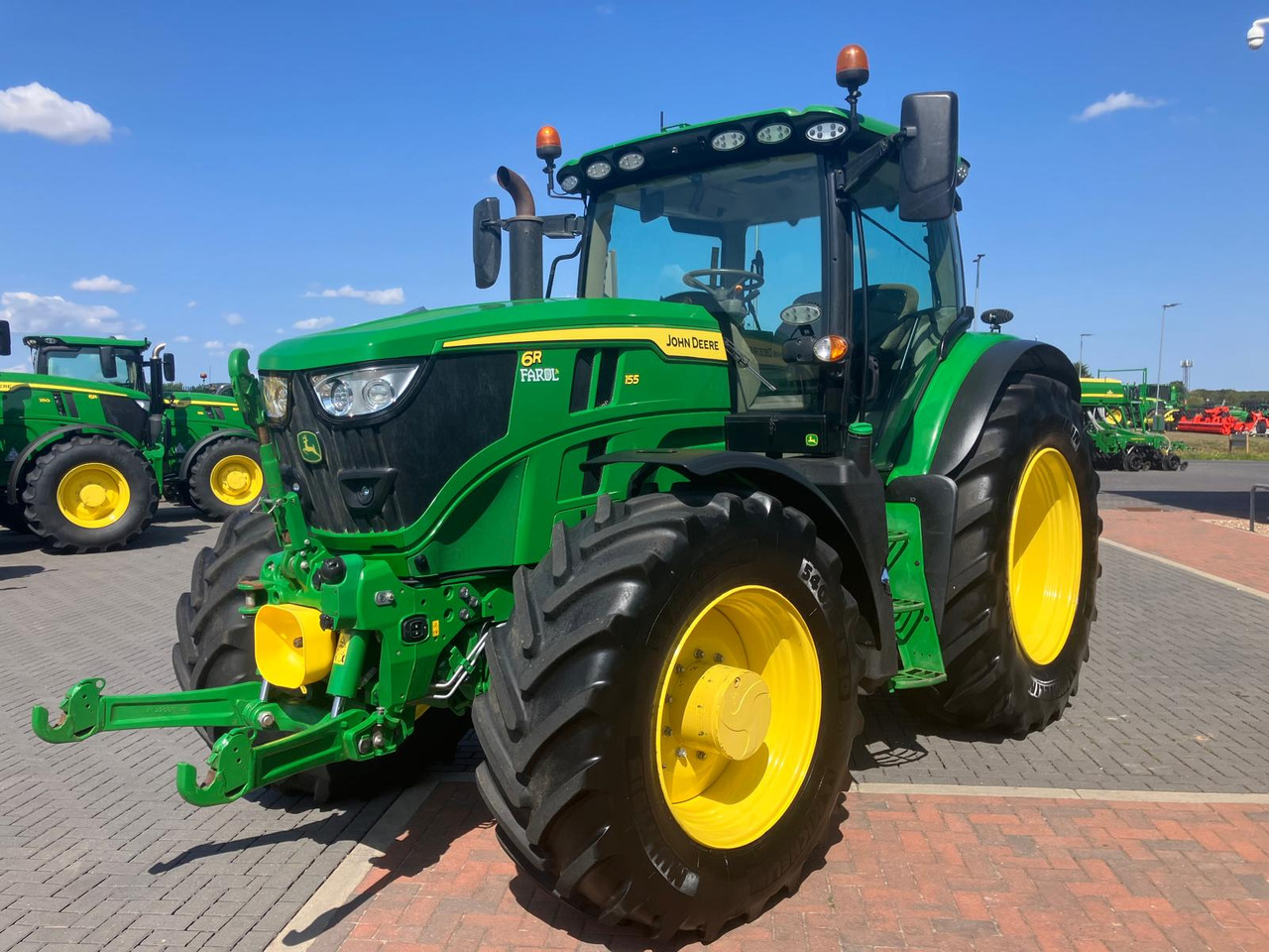 John Deere 6R 155 - Tractor: foto 1 John Deere 6R 155 - Tractor: foto 1