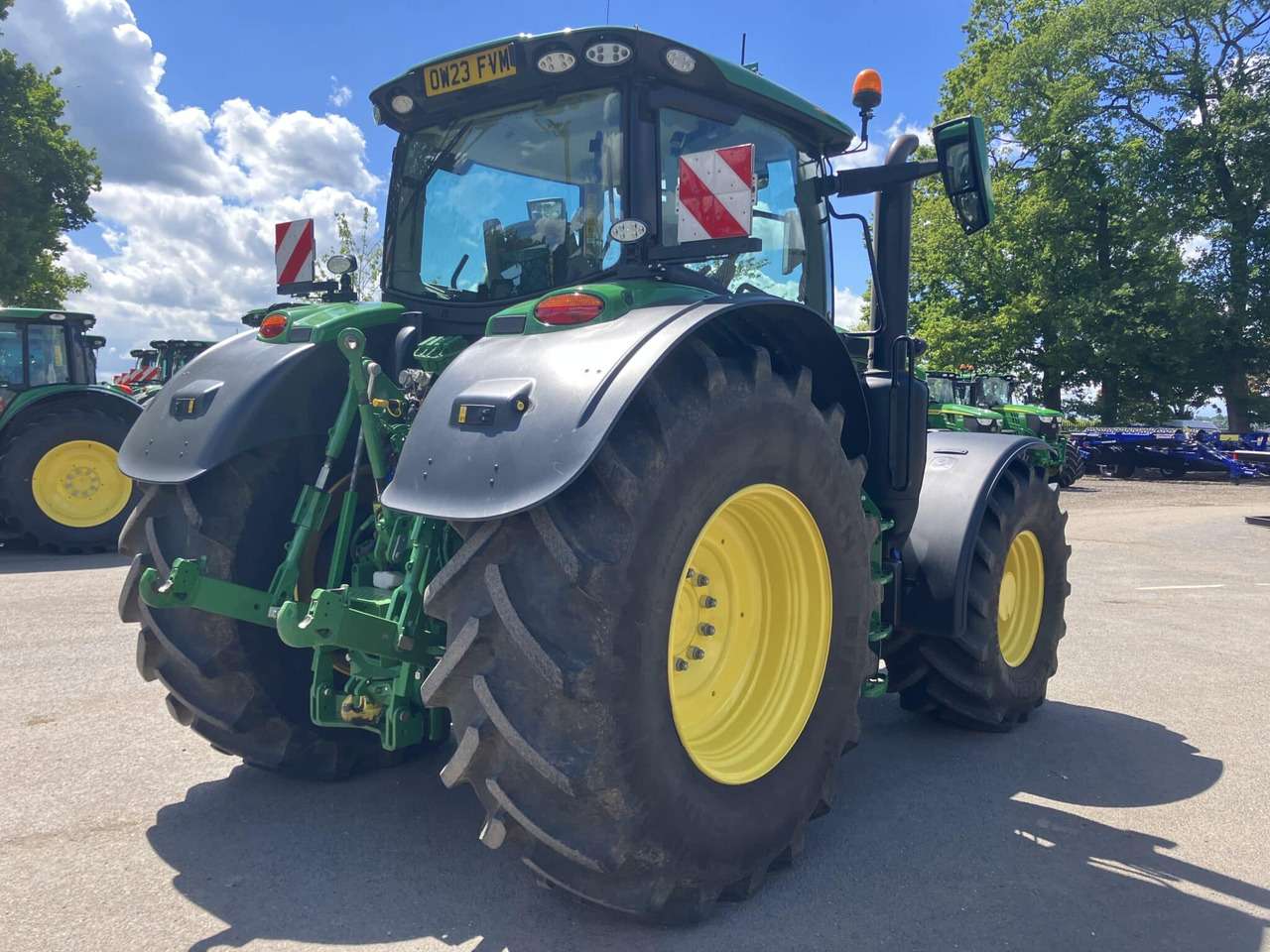 John Deere 6R 215 - Tractor: foto 5 John Deere 6R 215 - Tractor: foto 5