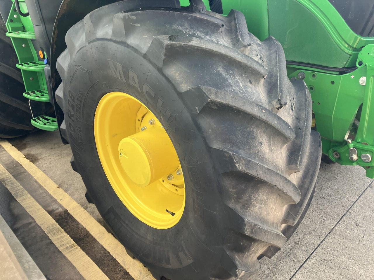 Tractor John Deere 6R 215: foto 19