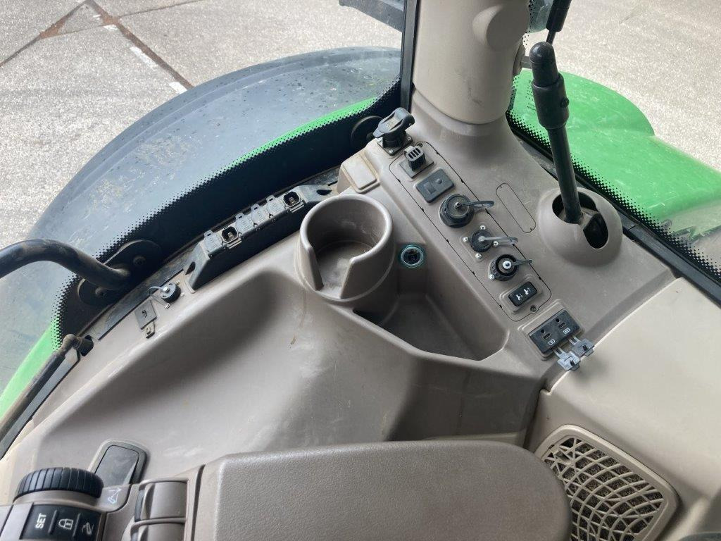 John Deere 6R 215 - Tractor: foto 5 John Deere 6R 215 - Tractor: foto 5