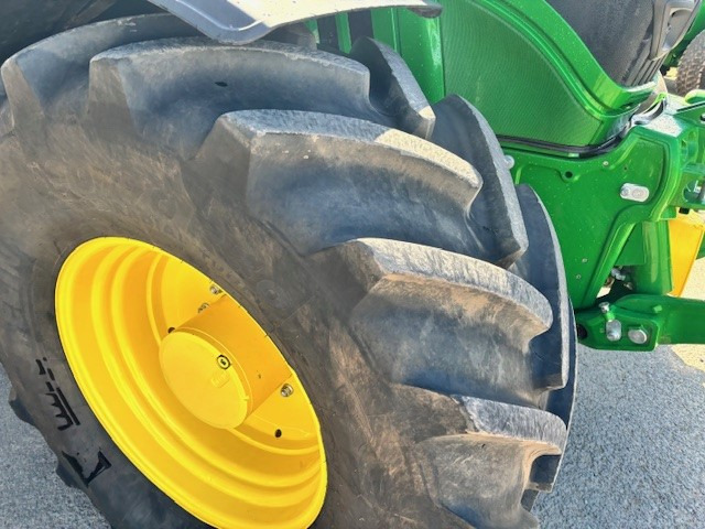 John Deere 6R 250 - Tractor: foto 4 John Deere 6R 250 - Tractor: foto 4