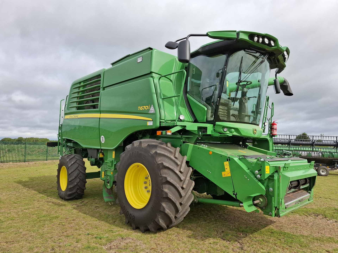 John Deere T670 - Cosechadora de granos: foto 1 John Deere T670 - Cosechadora de granos: foto 1