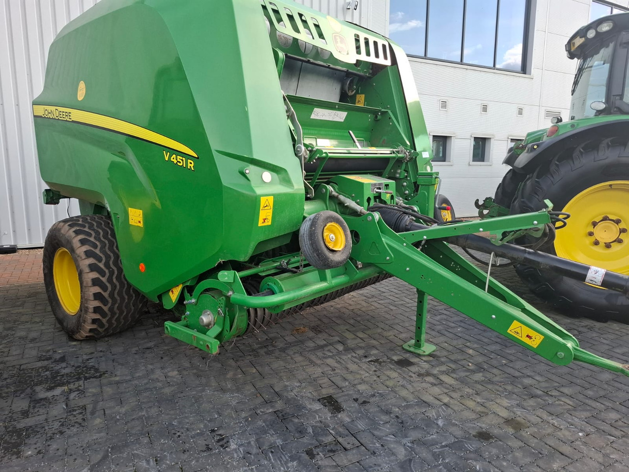 John Deere V451R - Maquinaria de henificación: foto 1 John Deere V451R - Maquinaria de henificación: foto 1