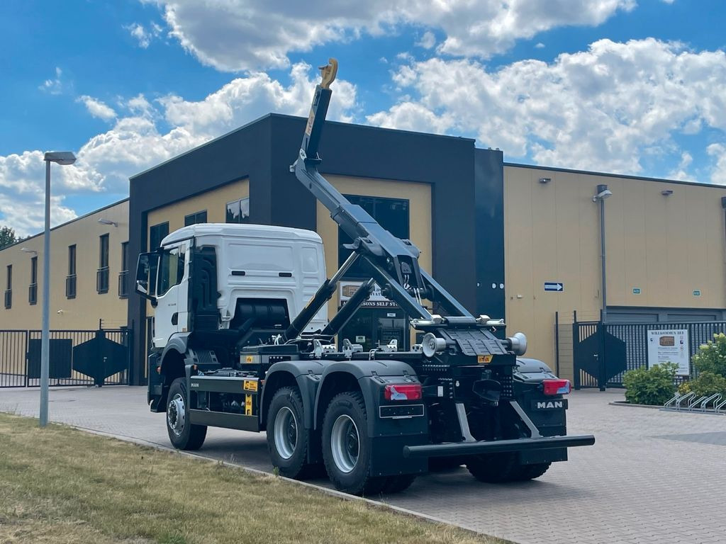MAN TGS 33.440 6x6 Euro6e Hyva - Hiab MultiLift - Camión multibasculante, Camión grúa: foto 4 MAN TGS 33.440 6x6 Euro6e Hyva - Hiab MultiLift - Camión multibasculante, Camión grúa: foto 4
