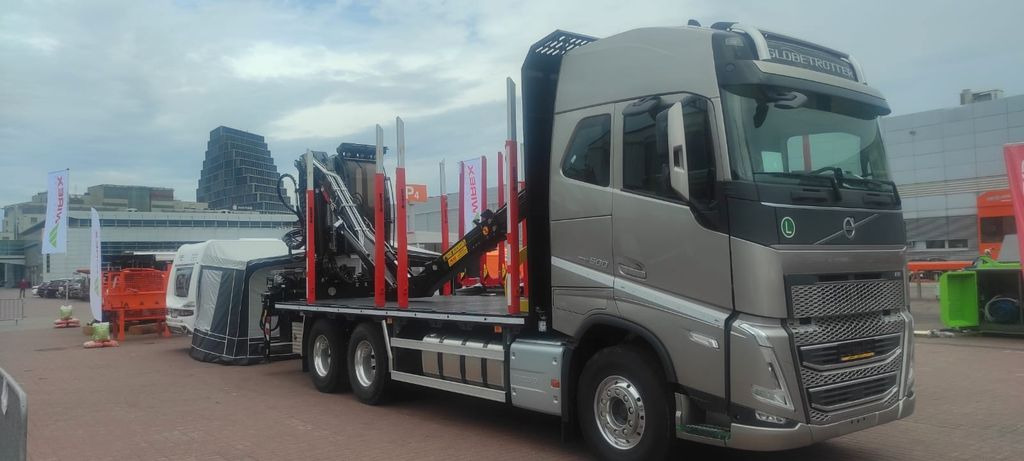 Volvo FH 540 6x4 LogLift EPSILON Plato - Camión forestal, Camión grúa: foto 3 Volvo FH 540 6x4 LogLift EPSILON Plato - Camión forestal, Camión grúa: foto 3
