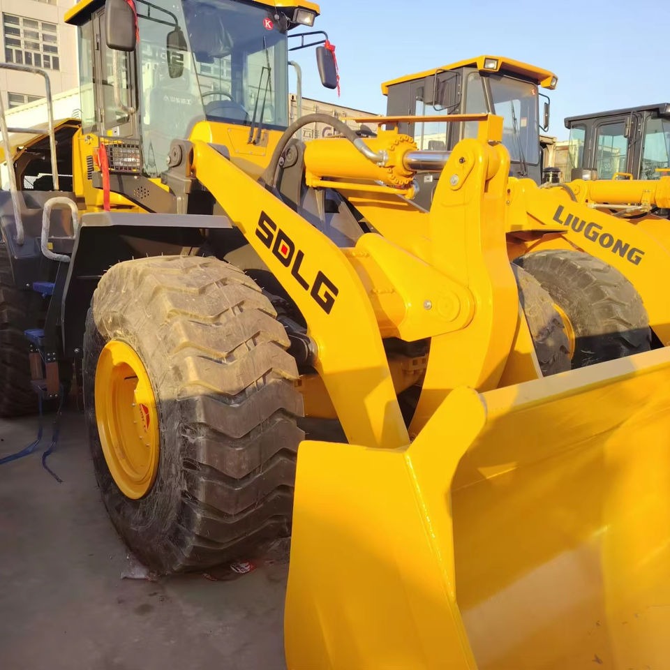 China SDLG 5ton Wheel Loader LG958F Front End Loader , diesel Engine Payloader 4*4 Truck Loader LG958F LW600 CLG856 - Cargadora de ruedas: foto 1 China SDLG 5ton Wheel Loader LG958F Front End Loader , diesel Engine Payloader 4*4 Truck Loader LG958F LW600 CLG856 - Cargadora de ruedas: foto 1