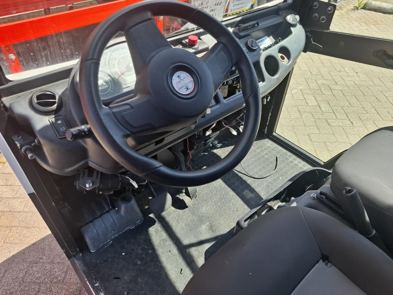Aixam Mega E-Worker Elektrische Bakwagen RV-606-R - Carrito de golf: foto 4 Aixam Mega E-Worker Elektrische Bakwagen RV-606-R - Carrito de golf: foto 4