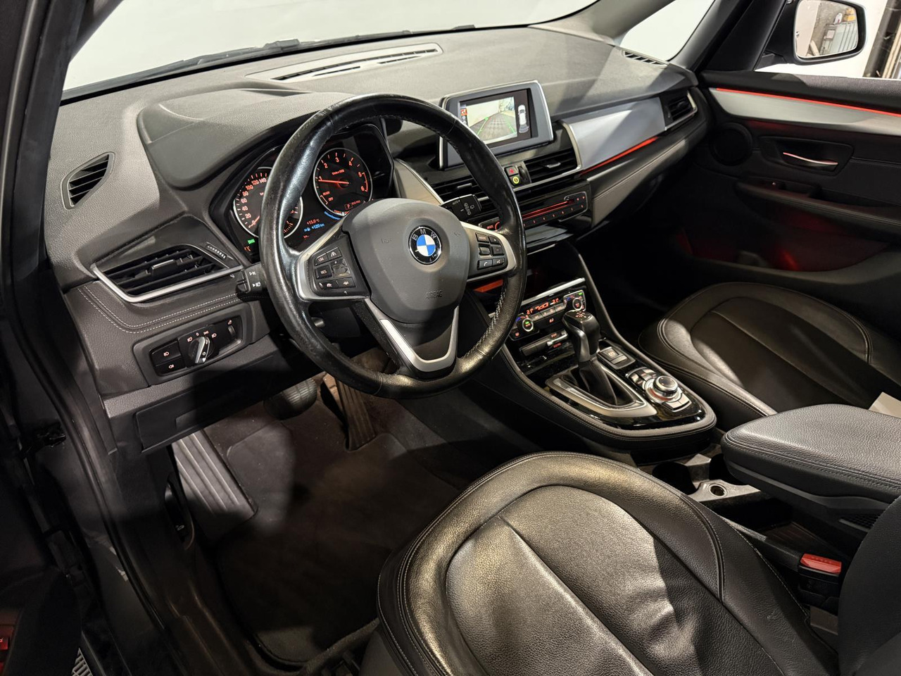 BMW | 2-serie Active Tourer | 218d Corporate Lease Luxury | 2015 | 223.959 km | HG351B | Logisch - Coche: foto 2 BMW | 2-serie Active Tourer | 218d Corporate Lease Luxury | 2015 | 223.959 km | HG351B | Logisch - Coche: foto 2