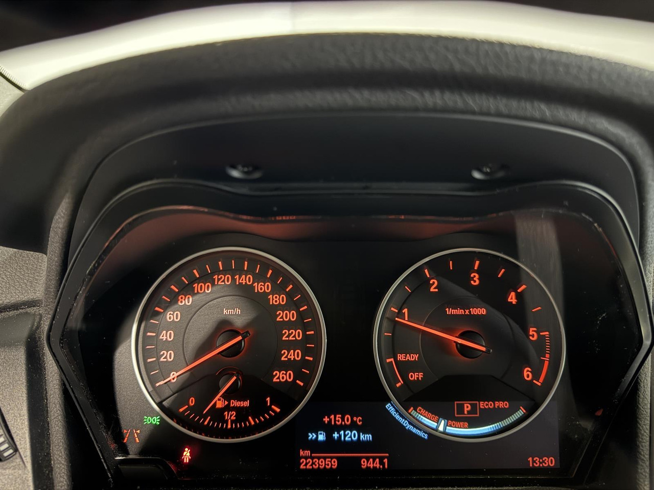 BMW | 2-serie Active Tourer | 218d Corporate Lease Luxury | 2015 | 223.959 km | HG351B | Logisch - Coche: foto 4 BMW | 2-serie Active Tourer | 218d Corporate Lease Luxury | 2015 | 223.959 km | HG351B | Logisch - Coche: foto 4