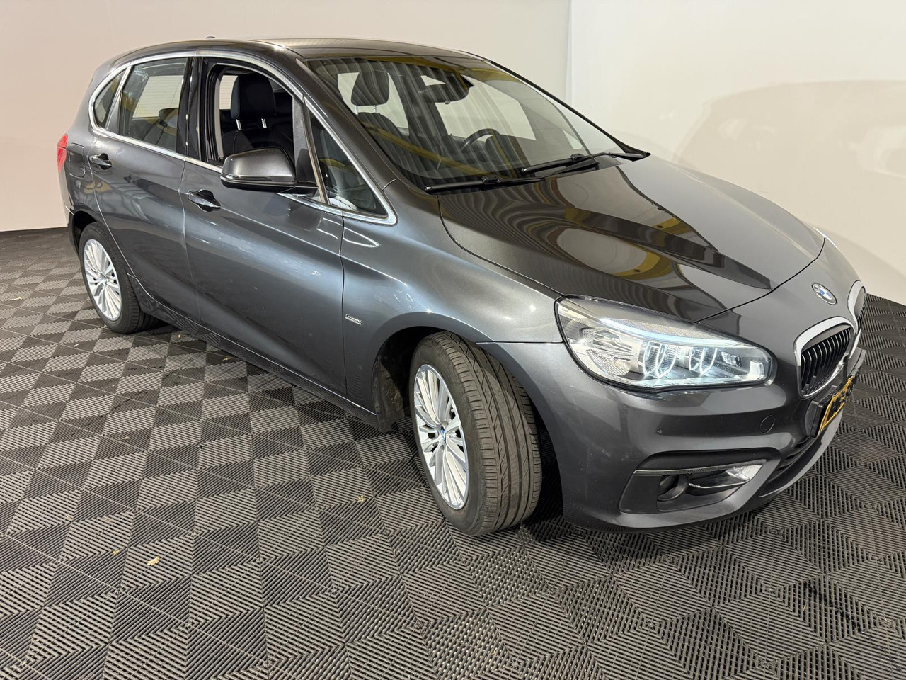 BMW | 2-serie Active Tourer | 218d Corporate Lease Luxury | 2015 | 223.959 km | HG351B | Logisch - Coche: foto 3 BMW | 2-serie Active Tourer | 218d Corporate Lease Luxury | 2015 | 223.959 km | HG351B | Logisch - Coche: foto 3