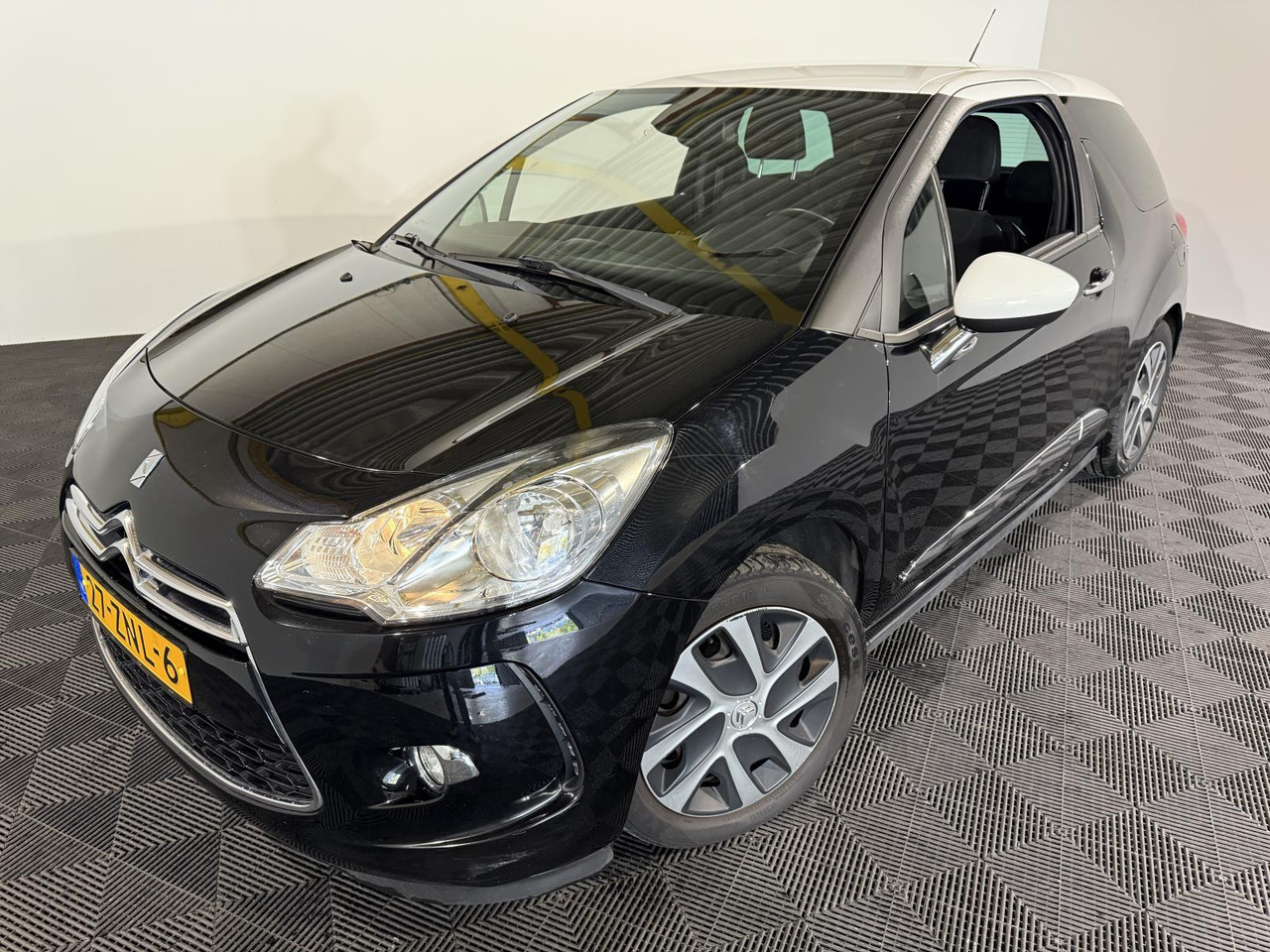 Citroen | DS3 | 1.2 VTi Business | 2013 | 136.694 km | 27ZNL6 | Logisch - Hatchback: foto 1 Citroen | DS3 | 1.2 VTi Business | 2013 | 136.694 km | 27ZNL6 | Logisch - Hatchback: foto 1