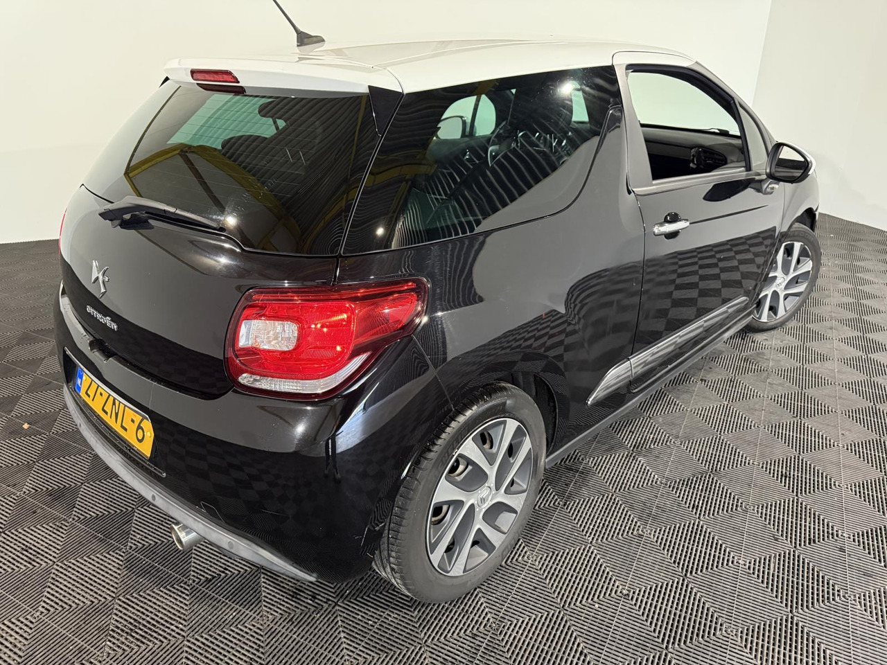 Citroen | DS3 | 1.2 VTi Business | 2013 | 136.694 km | 27ZNL6 | Logisch - Hatchback: foto 5 Citroen | DS3 | 1.2 VTi Business | 2013 | 136.694 km | 27ZNL6 | Logisch - Hatchback: foto 5