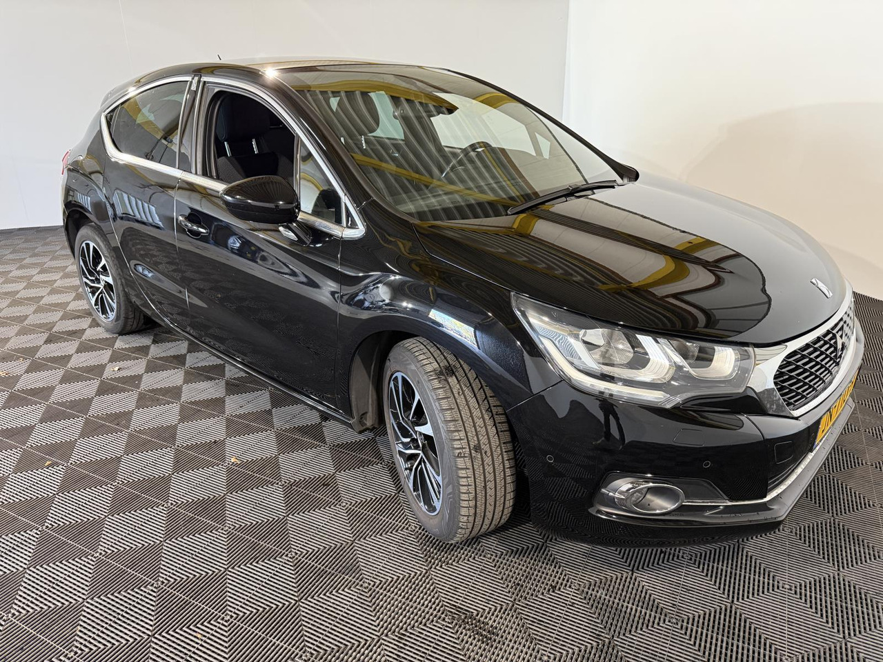 DS 4 1.2 PureTech Business | 2016 | 154.325 km | JN-710-B - Hatchback: foto 4 DS 4 1.2 PureTech Business | 2016 | 154.325 km | JN-710-B - Hatchback: foto 4
