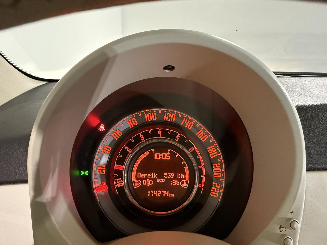 Fiat | 500 | 0.9 TwinAir Turbo Lounge | 2017 | 174.274 km | KX085G | Logisch - Hatchback: foto 2 Fiat | 500 | 0.9 TwinAir Turbo Lounge | 2017 | 174.274 km | KX085G | Logisch - Hatchback: foto 2