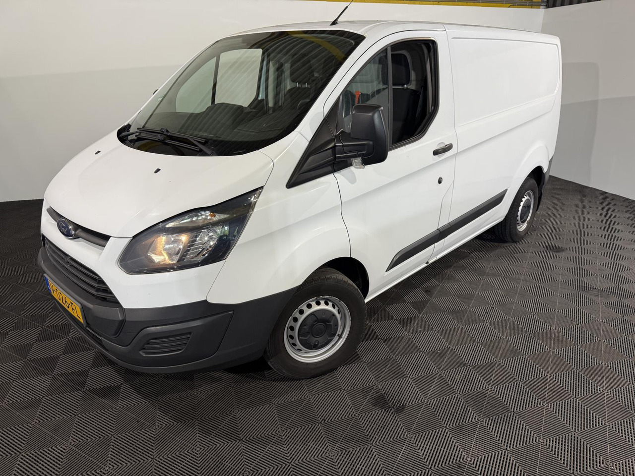 Ford Transit Custom 270 2.0 TDCI L1H1 2017 258.356 km V-026-FL - Furgón: foto 1 Ford Transit Custom 270 2.0 TDCI L1H1 2017 258.356 km V-026-FL - Furgón: foto 1