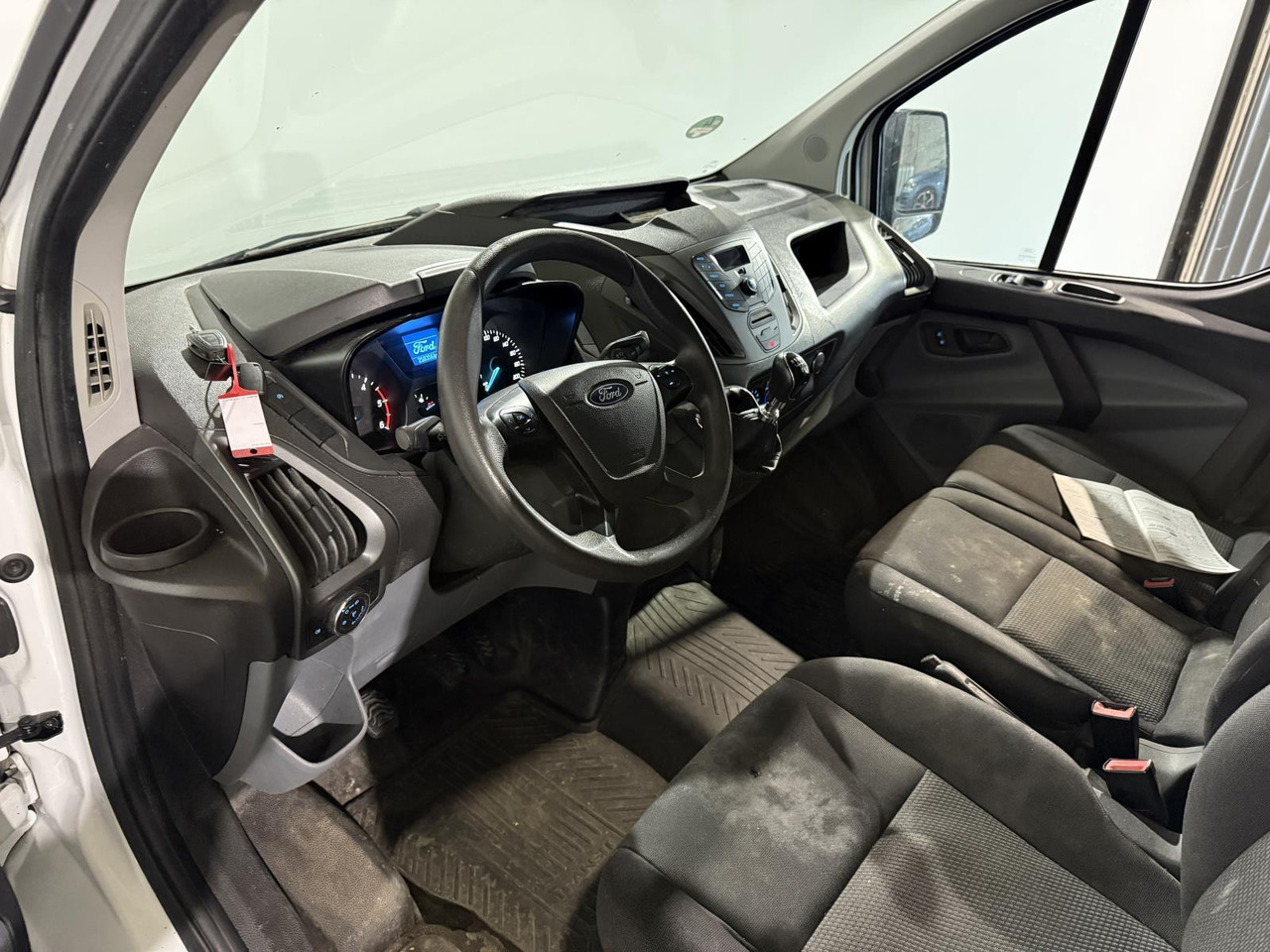 Ford Transit Custom 270 2.0 TDCI L1H1 2017 258.356 km V-026-FL - Furgón: foto 3 Ford Transit Custom 270 2.0 TDCI L1H1 2017 258.356 km V-026-FL - Furgón: foto 3
