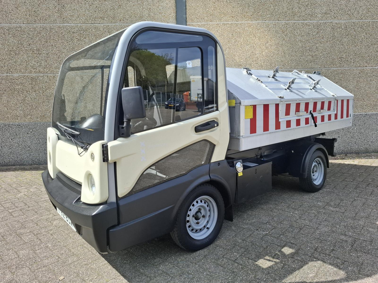 Goupil G5 Elektrische Stratenreinigingsmachine T-92-BSX - Vehículo utilitario eléctrico: foto 1 Goupil G5 Elektrische Stratenreinigingsmachine T-92-BSX - Vehículo utilitario eléctrico: foto 1