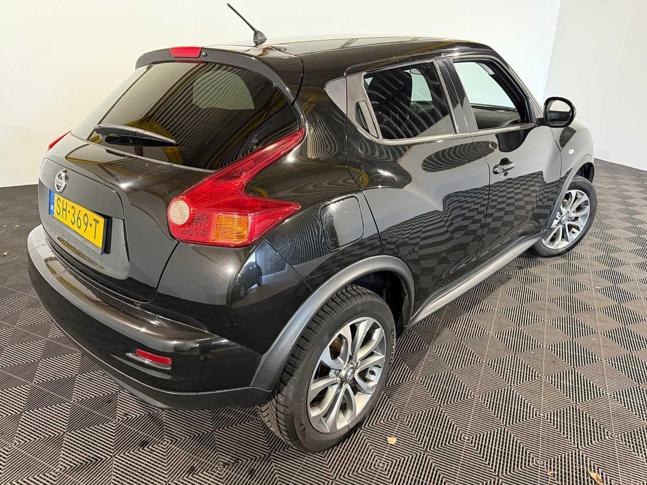 Nissan Juke 1.6 Tekna SH-369-T 215.081 km - Coche: foto 5 Nissan Juke 1.6 Tekna SH-369-T 215.081 km - Coche: foto 5