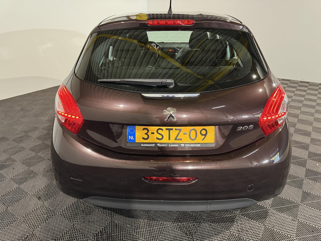 Peugeot | 208 | 1.2 VTi Urban Soul | 2014 | 200.317 km | 3STZ09 | Logisch - Hatchback: foto 4 Peugeot | 208 | 1.2 VTi Urban Soul | 2014 | 200.317 km | 3STZ09 | Logisch - Hatchback: foto 4